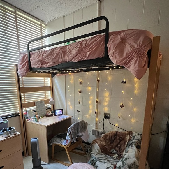 Pink comforter - Picture 2 of 3